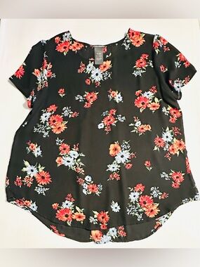 Chelsea & Theodore Black Short Sleeve Blouse with Red & Light Blue Floral Print